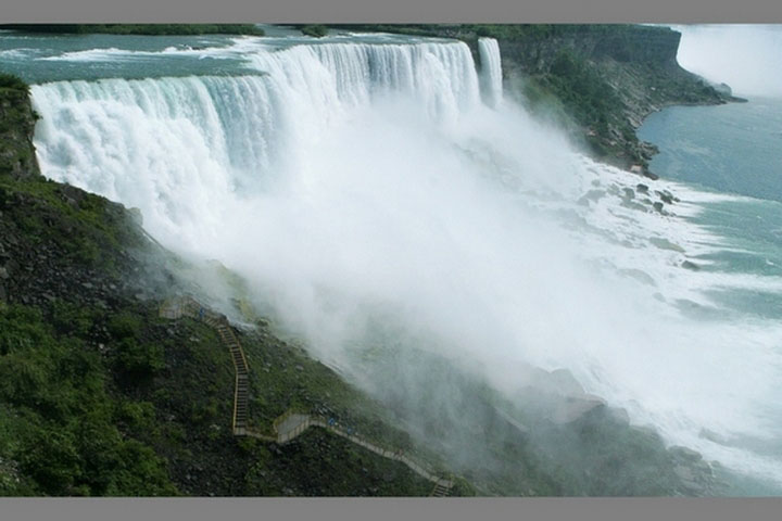 [Image: 51_Niagara2.jpg]