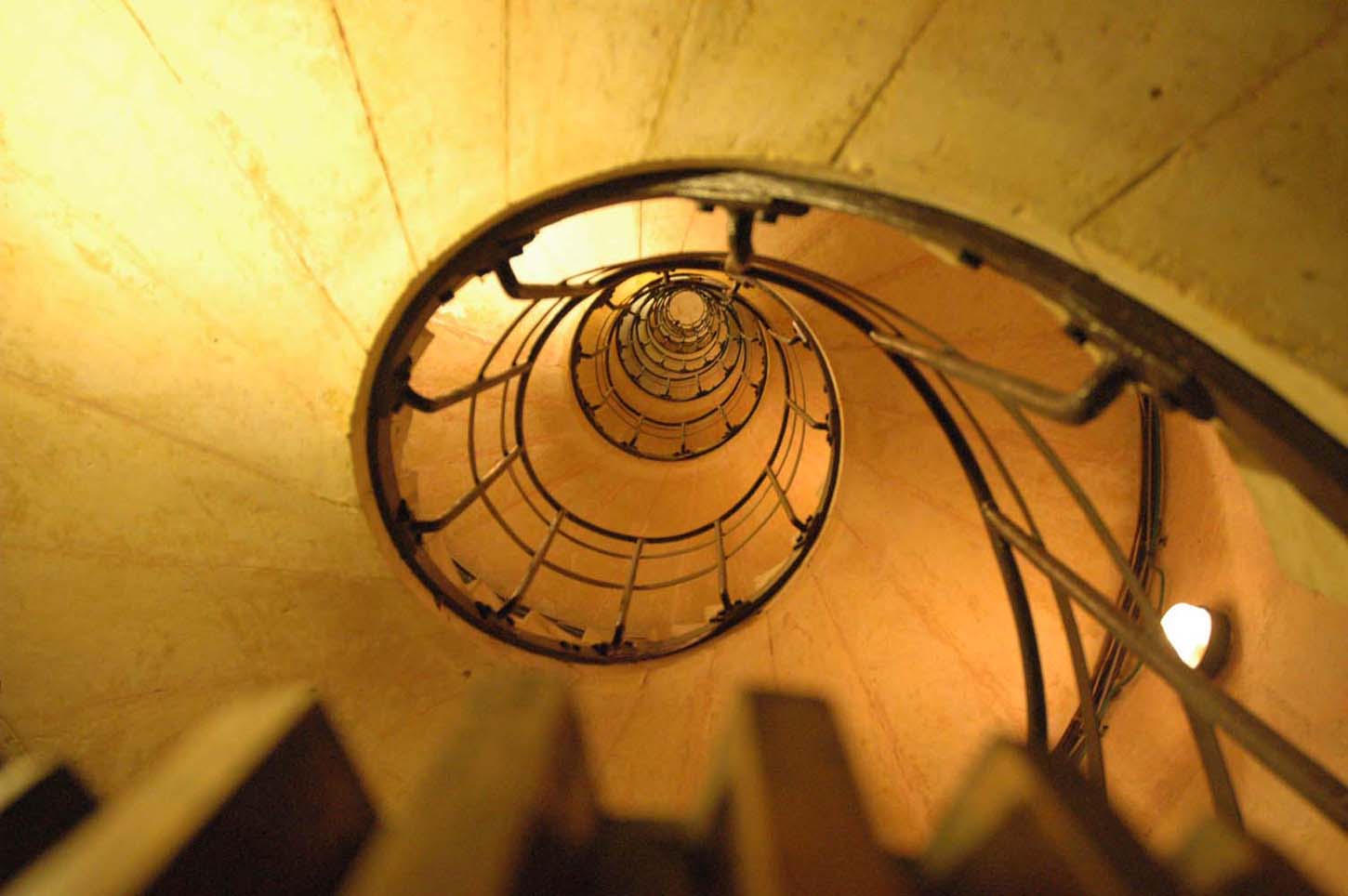 [Image: Arc_de_Stairwell.jpg]