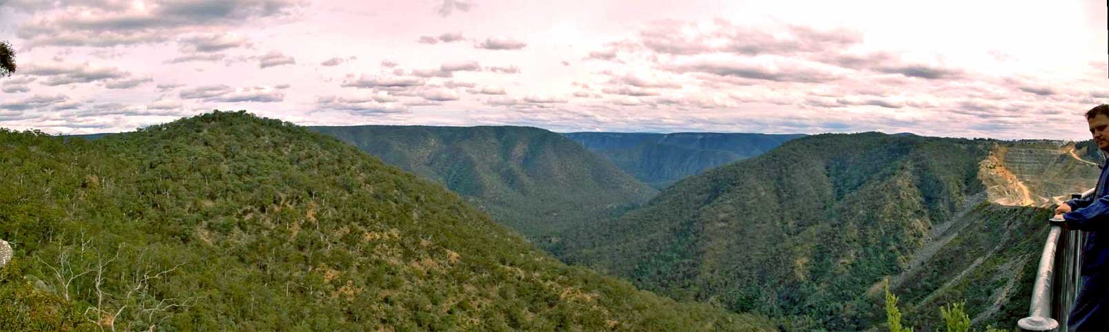 [Image: Bungonia-Gorge-Panorama.jpg]