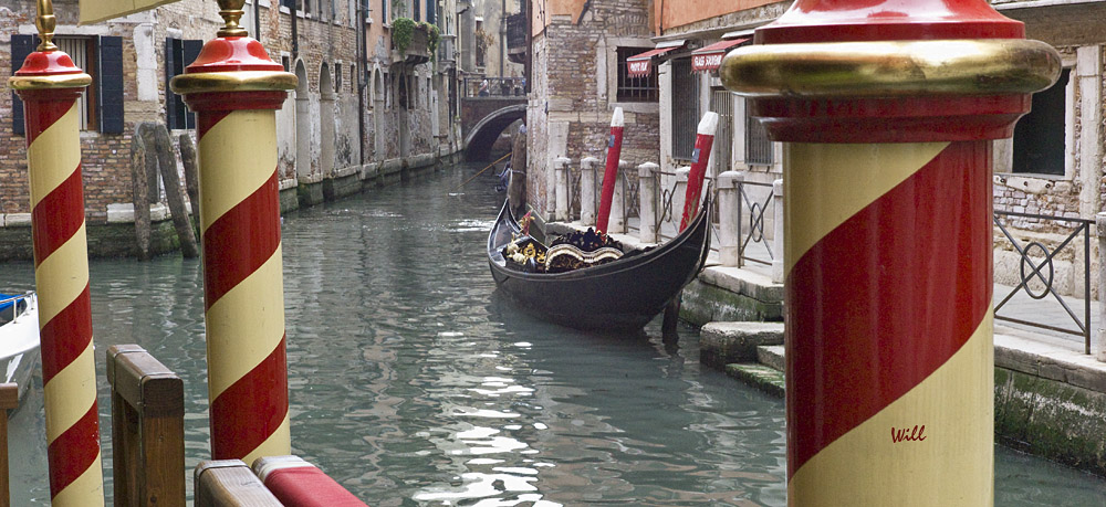 [Image: Gondola%20and%20Poles.jpg]