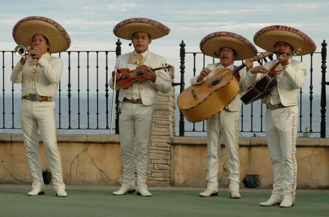 [Image: Mariachi-col.JPG]