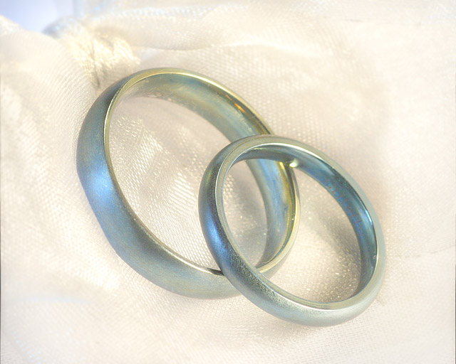 [Image: Nov07ring_WEB.jpg]