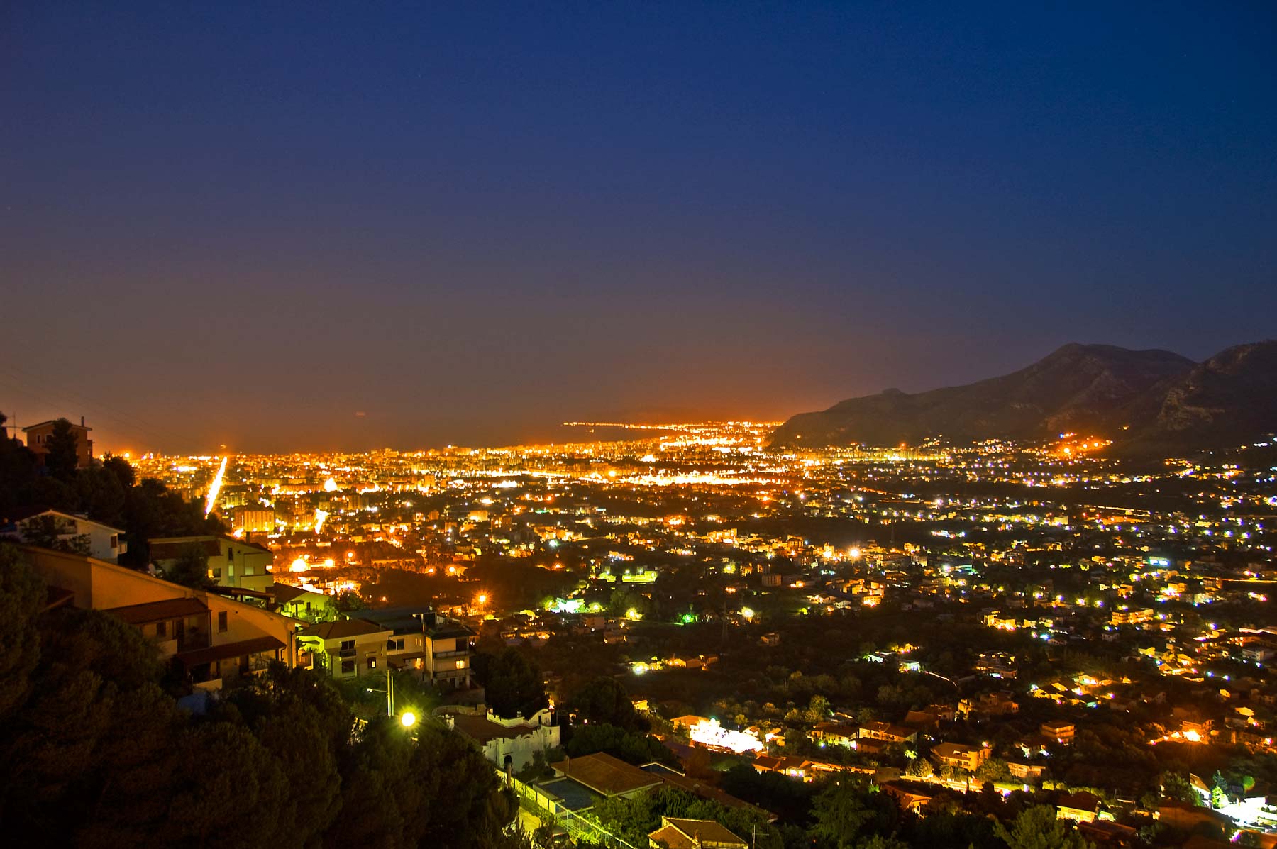 [Image: Palermo-at-night.jpg]