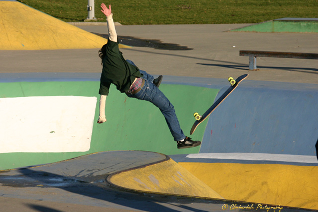 [Image: Skate-2.jpg]