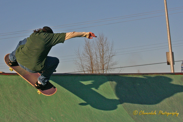 [Image: Skate-7.jpg]