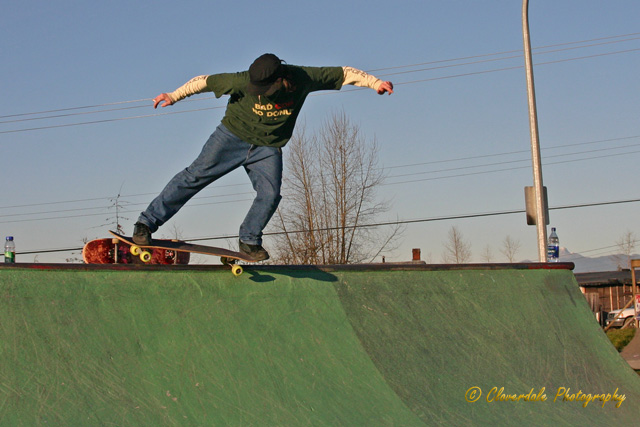 [Image: Skate-8.jpg]