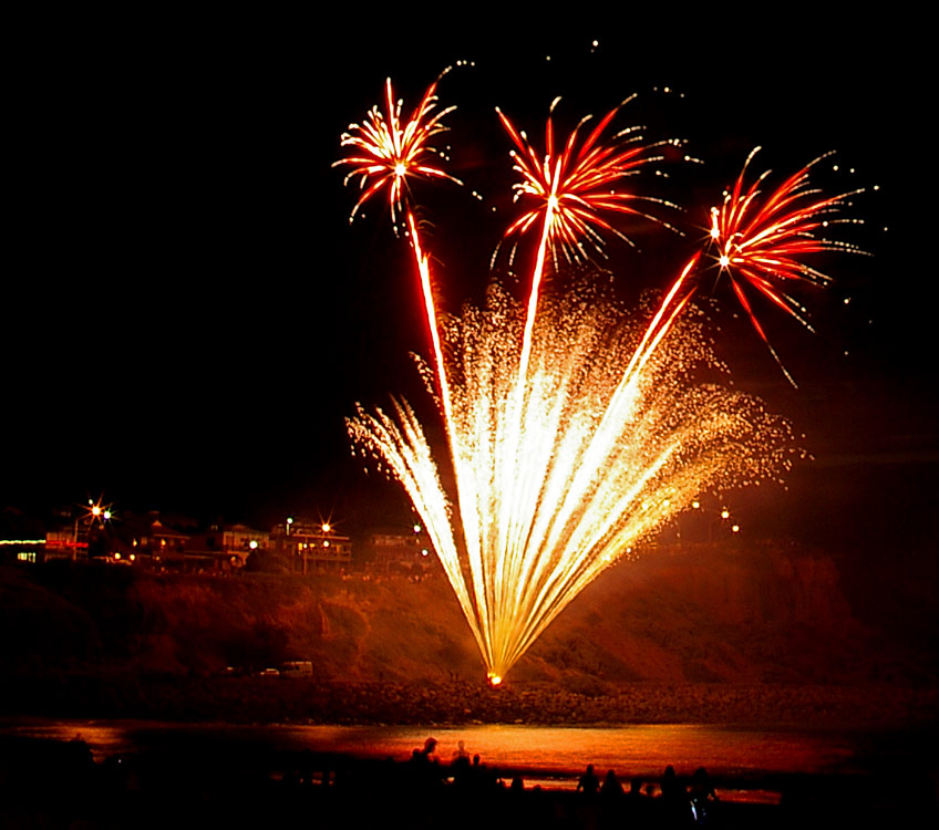 [Image: fireworks2.jpg]