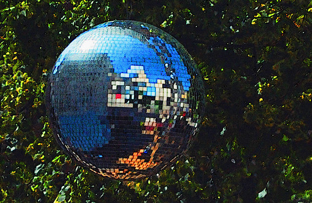 [Image: mirrorballSM.jpg]