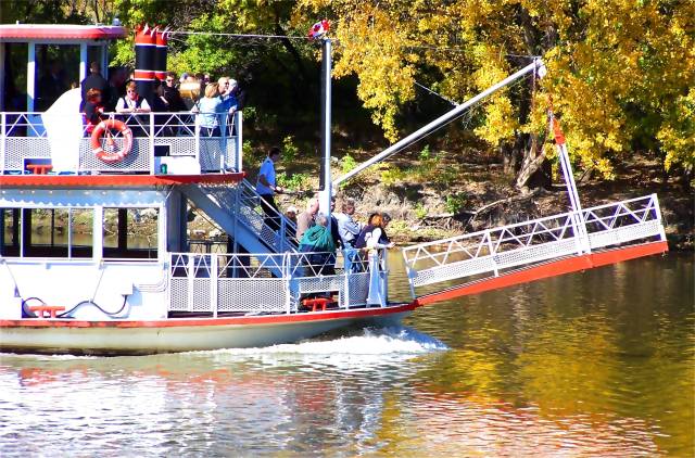 [Image: paddlewheel2SM.jpg]