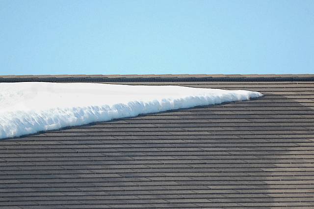 [Image: roofsnowSM.jpg]