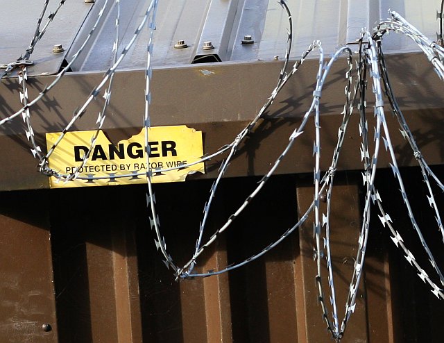 [Image: sign1.jpg]