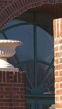 100% crop showing resolution 100% crop showing resolution